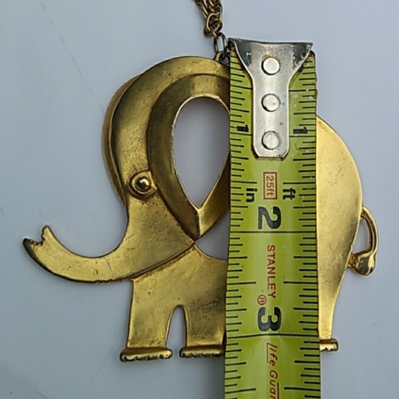 Vintage (c.'70s) Large Gold-Tone Elephant Necklace - Picture 5 of 8